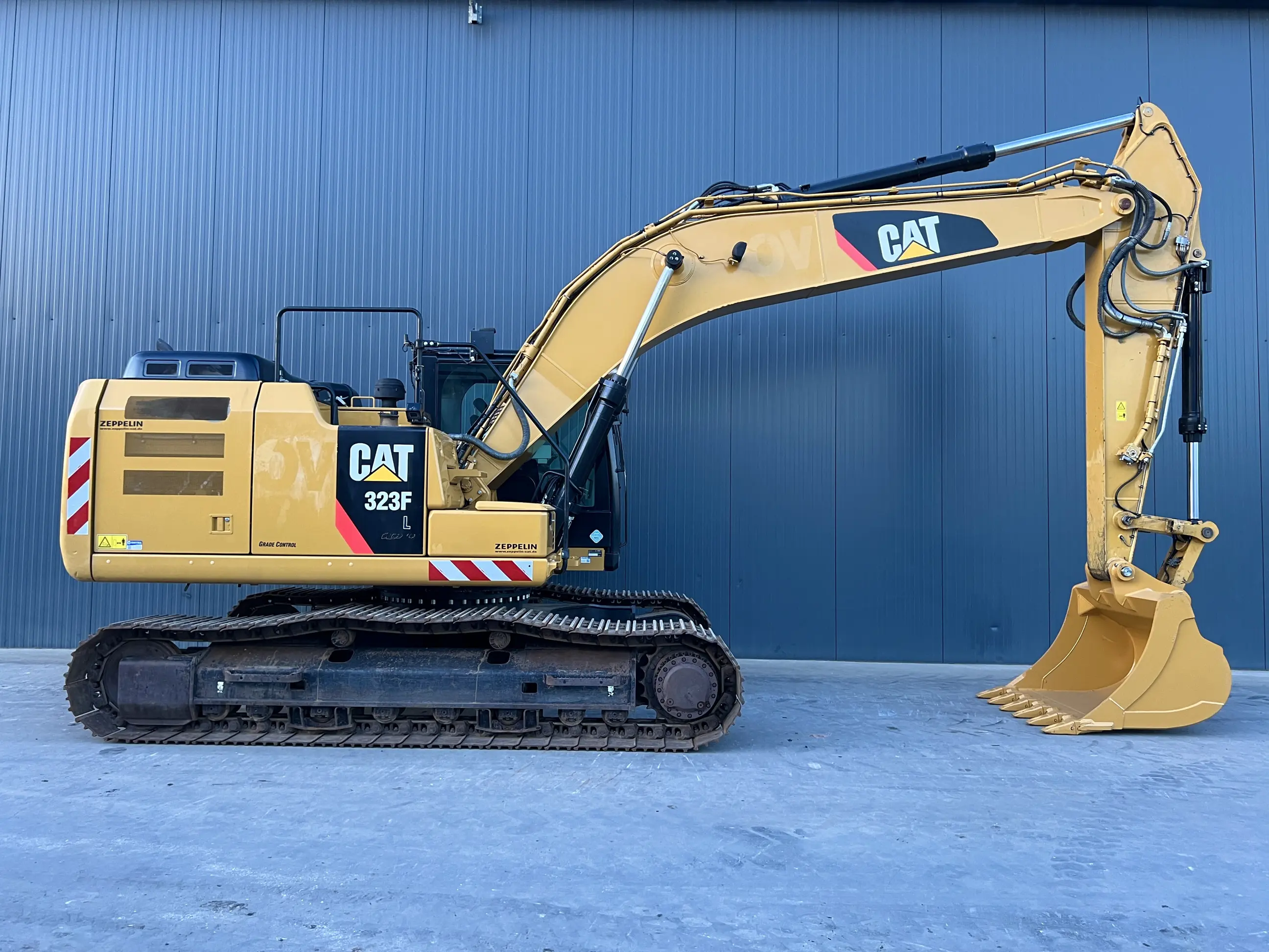CAT 323F L 1/50 キャタピラー 建機 Cat 323F L Medium Excavators | Caterpillar